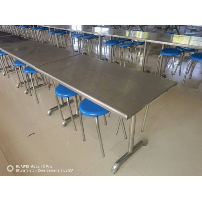 不銹鋼餐桌